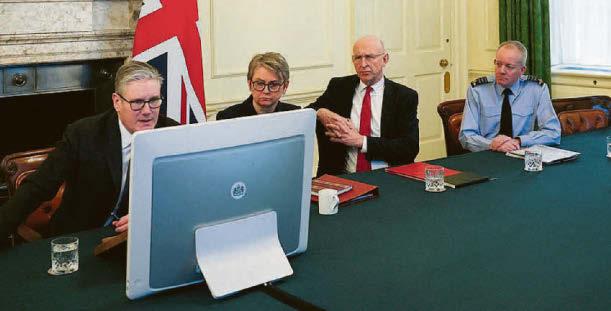 Starmer: Ceasefire talks move 'in positive direction'