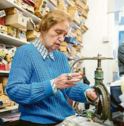 Maureen's business is right on the button