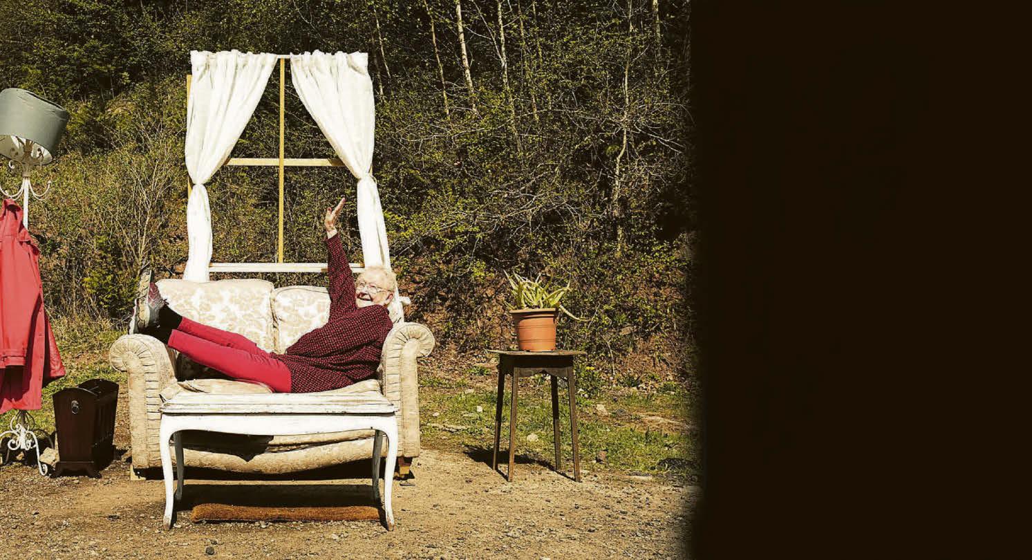 Sofa so good...photo of dumped couch wins award