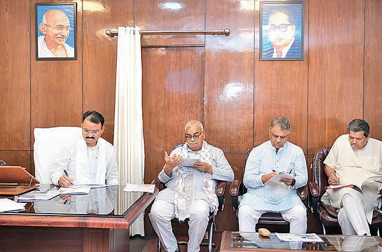 Dr Bairwa reviews English Medium Schools, orders action