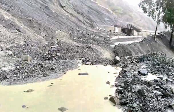 Rain triggers mudslides in Ramban, Jammu-Sri NH closed