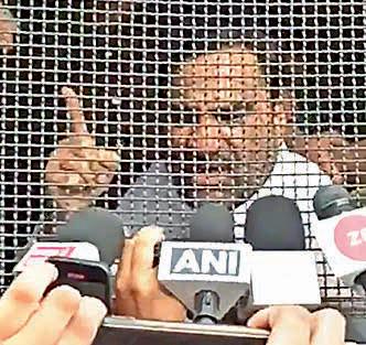 RLP Chief Hanuman Beniwal detained during protest for youths' demands in Jpr