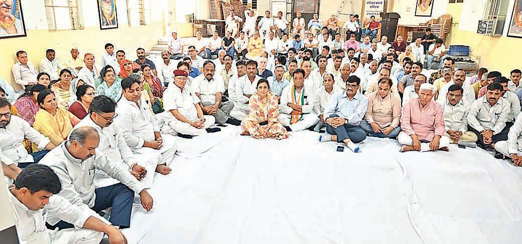 Condolence meeting held for Dr Girija Vyas