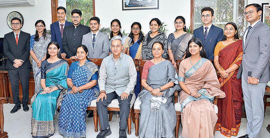 Helping the public should be your priority: CS Pant