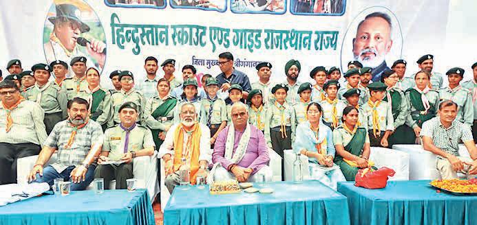Dilawar warns teachers on absenteeism