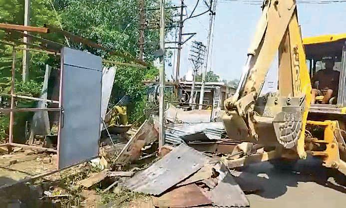 Kangra Admin cracks down on squatters near Defence depot