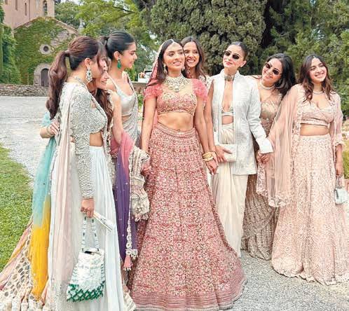 EFFORTLESS BRIDESMAID