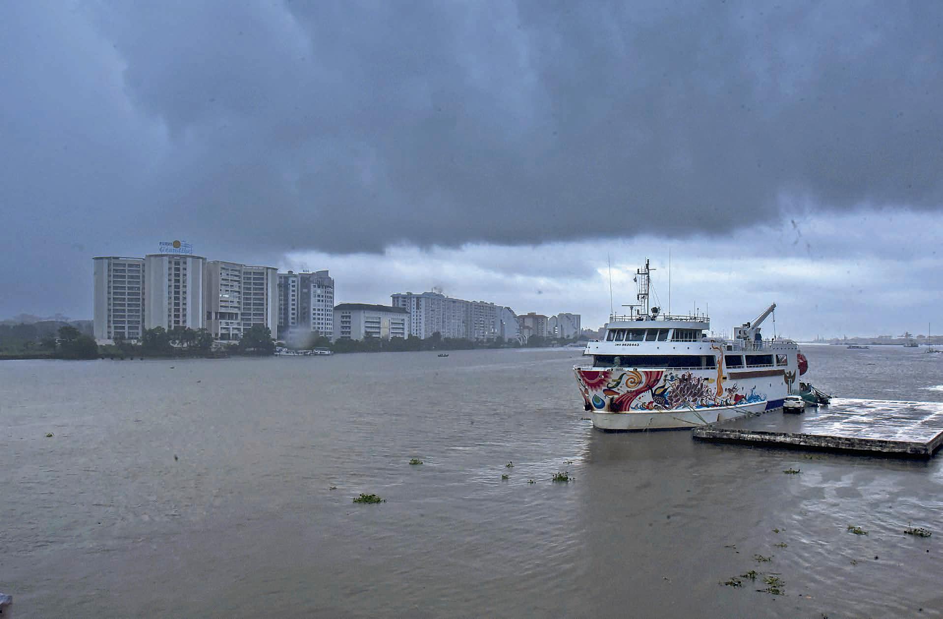 Heavy rains create havoc in Kerala; red alert for 8 districts