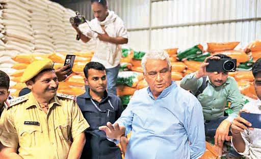 Agri min Meena raids fake fertiliser unit with a dramatic tempo entry