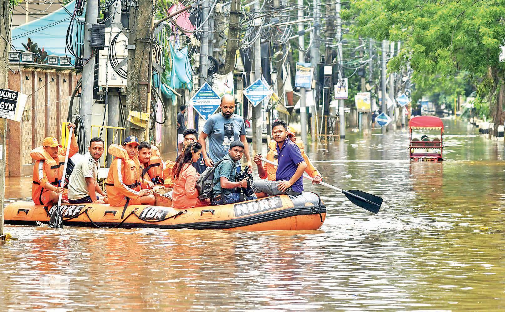 TORRENTIAL RAINS SWELL NETHRAVATHI RIVER