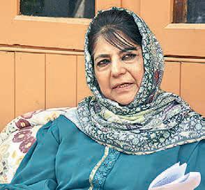 Mehbooba meets LG to urge for Kashmiri Pandits' return