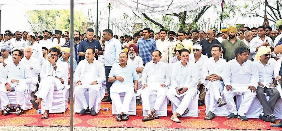 Grief and tributes pour in for Minister Khimsar's wife