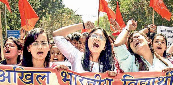 ABVP storms BJP meet over tricolour 'insult'