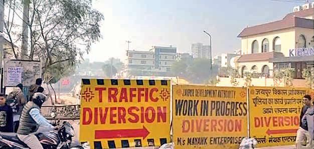 Tonk Road choked by encroachments