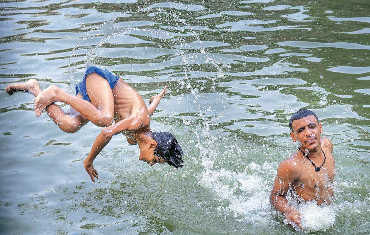 Large parts of India endure relentless heatwave with temp nearing 50° Celsius