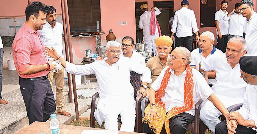 Union Min Shekhawat, Dr Chandra and others pay tributes to late Rolsahabsar