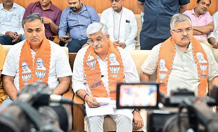 Shekhawat slams Cong on phone tapping, hails Vande Ganga Jal drive