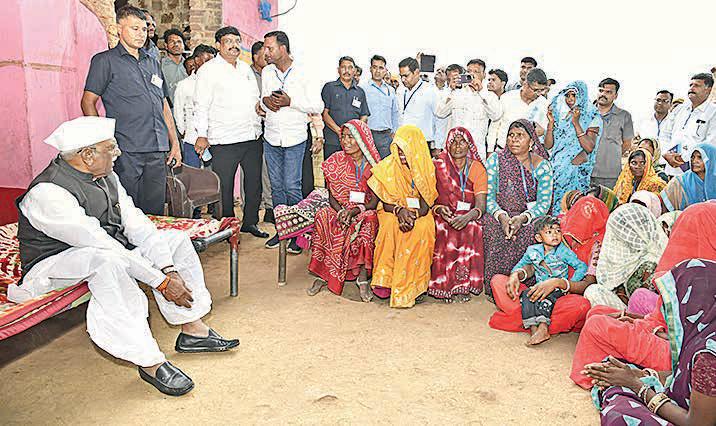 Bagade urges swift execution of Central, State schemes