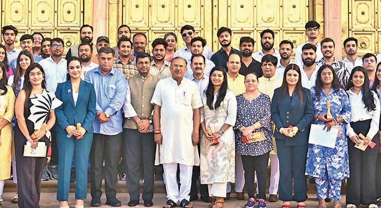 Post positive content on social media: Devnani urges influencers
