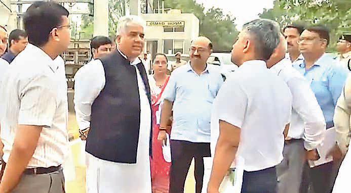 Yadav brings zoo project to Mewat