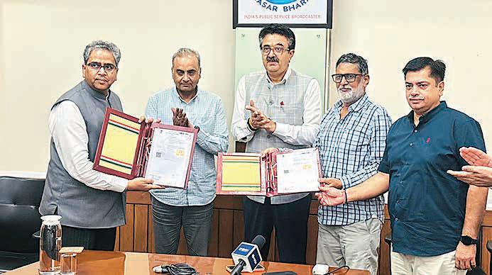 Prasar Bharati signs an MoU with the Handball Association of India