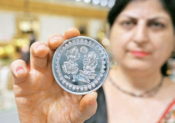 Silver jumps ₹5,000 to hit fresh peak of ₹1.15 lakh/kg