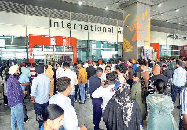 Over 800 flights hit! Glitch triggers chaos at Delhi & Mumbai airports
