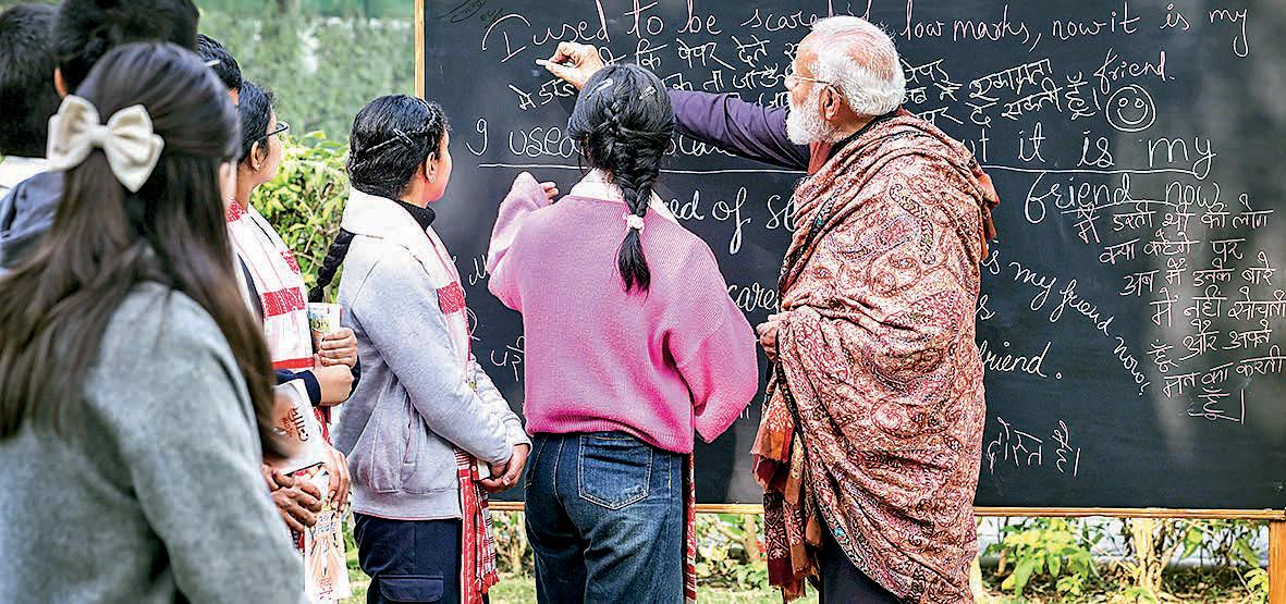 'MASTER' MODI wins hearts of students!