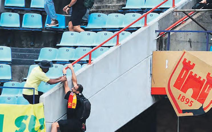 Give that Sundowns fan a Nobel Peace Prize for saving a life!