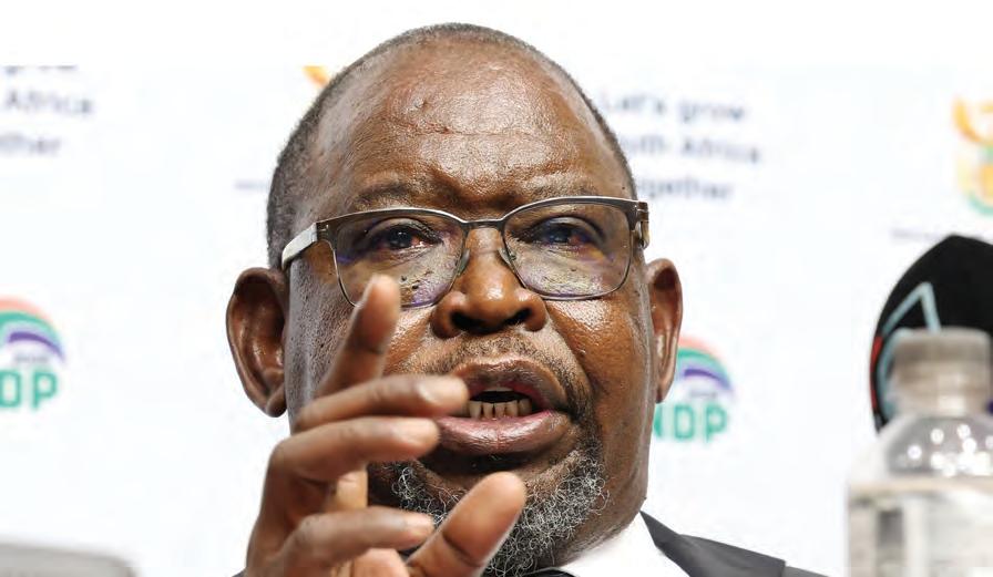 'National Treasury senior staff, minister should be overhauled'