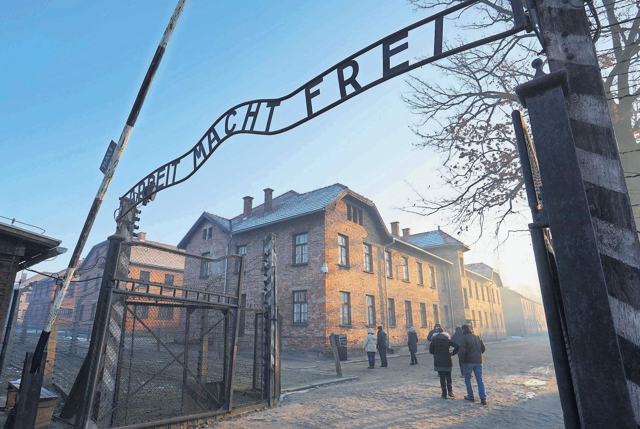 Speeches by politicians banned at 80th anniversary of liberation of Auschwitz