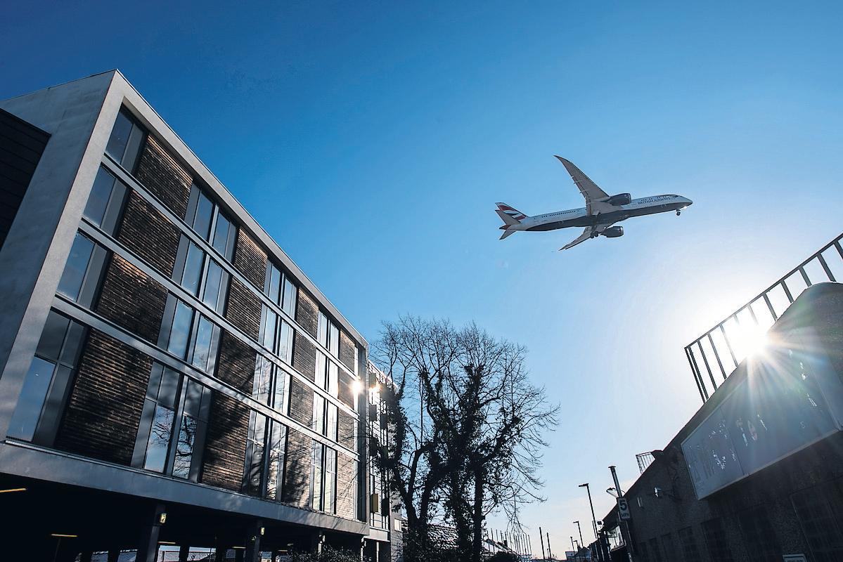 Reeves hints at backing third Heathrow runway