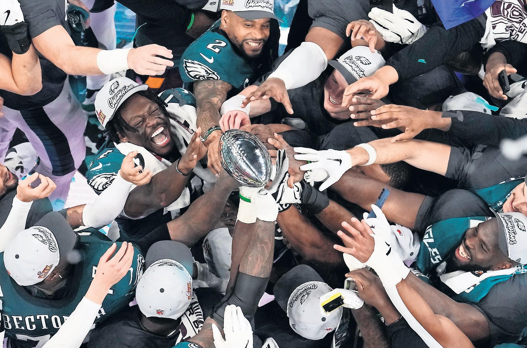 Dominant Eagles defence deny Chiefs three-peat