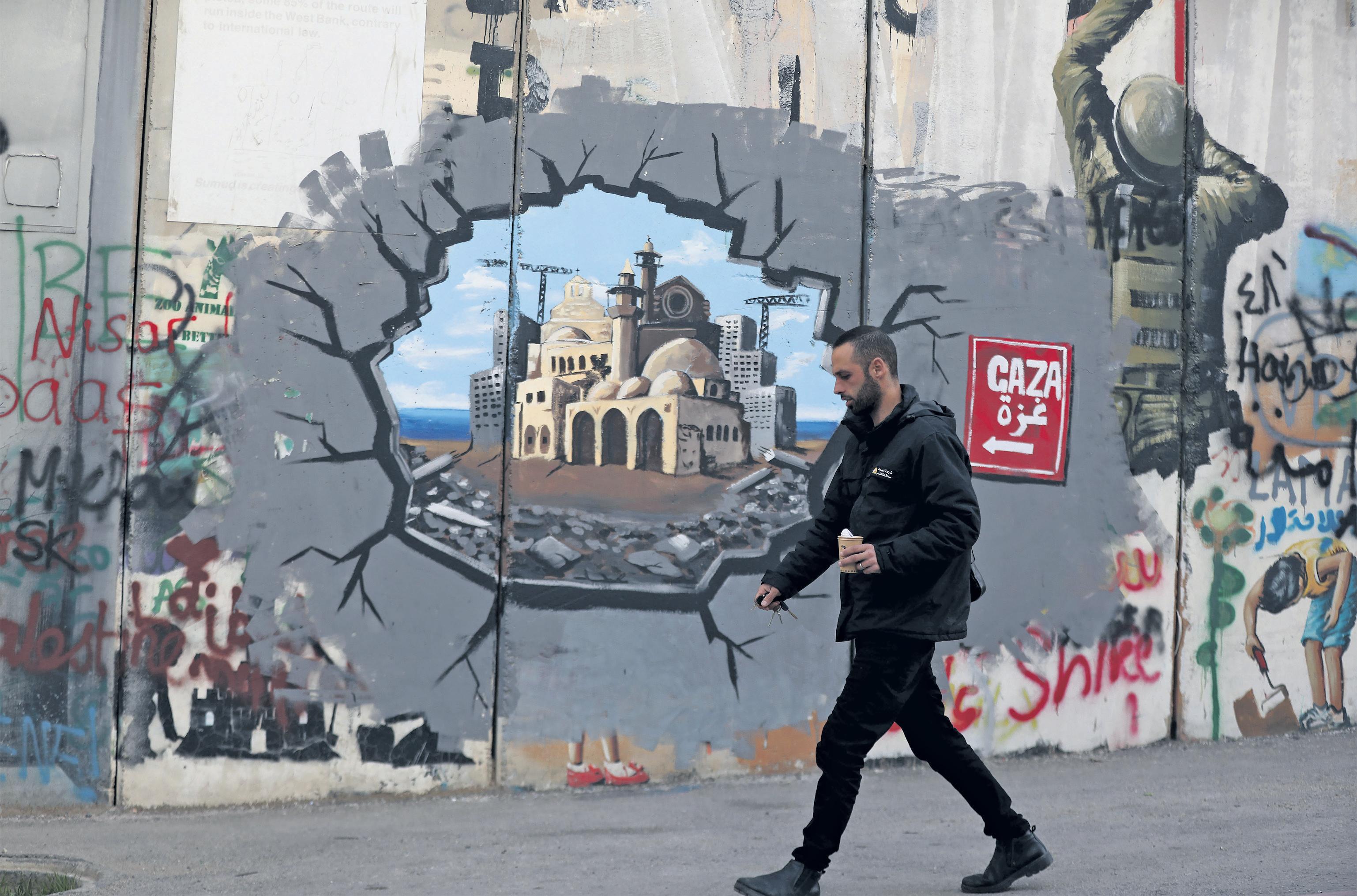 Israel and US working on Trump's plan to turn Gaza into resort, says Netanyahu