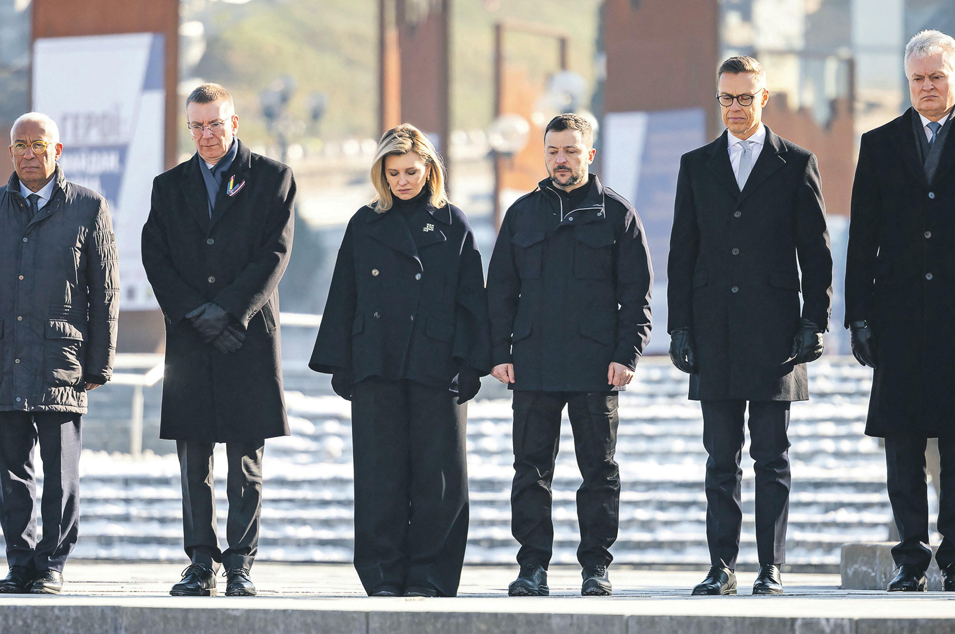 'Absolute heroism' Zelenskyy hails his compatriots as leaders visit Kyiv