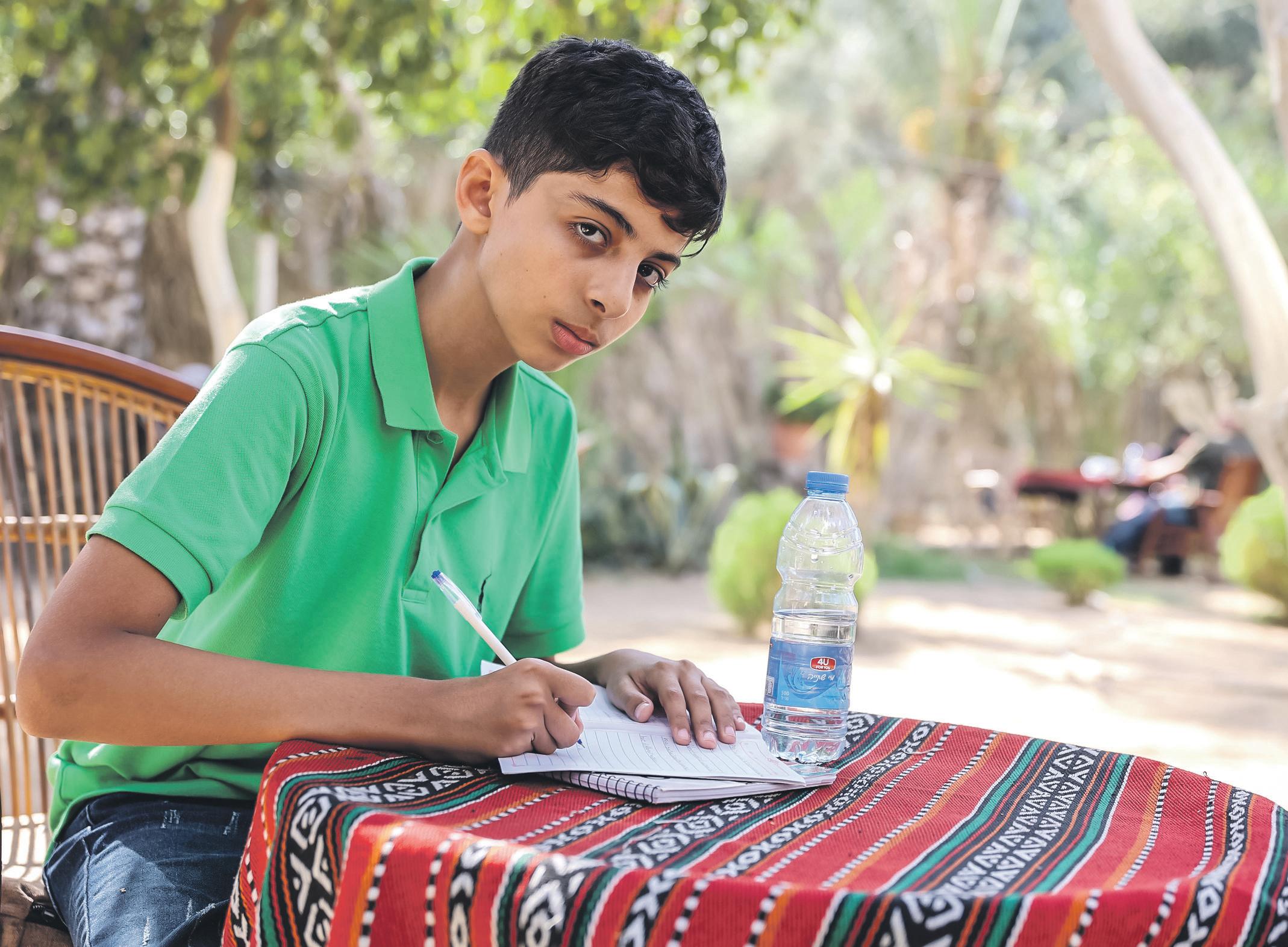 Failings in Gaza film 'a dagger' to BBC impartiality, says chair
