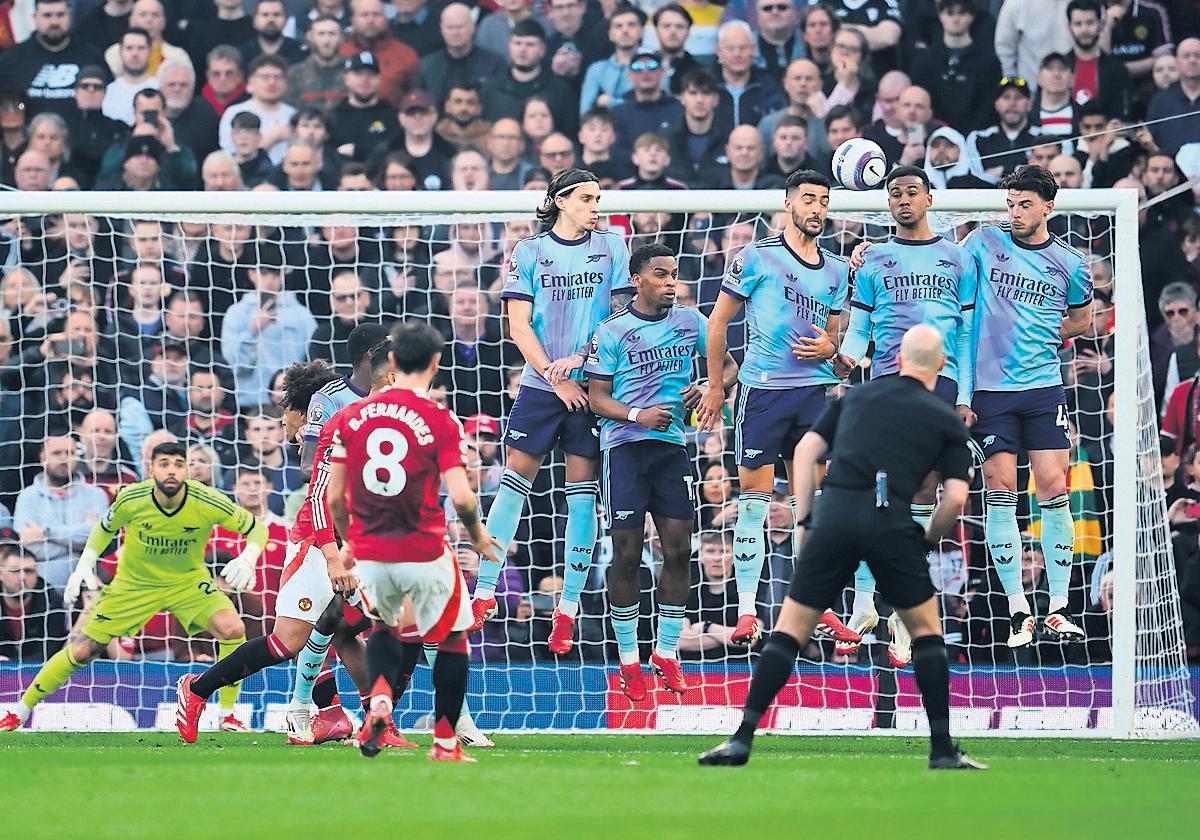 Amorim persists, as the fans rightly protest, and gets glimpse of how his team might look