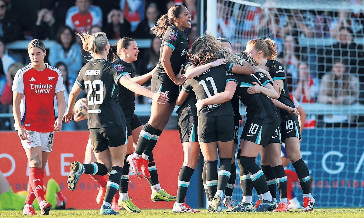 Liverpool stun Arsenal thanks to own goal