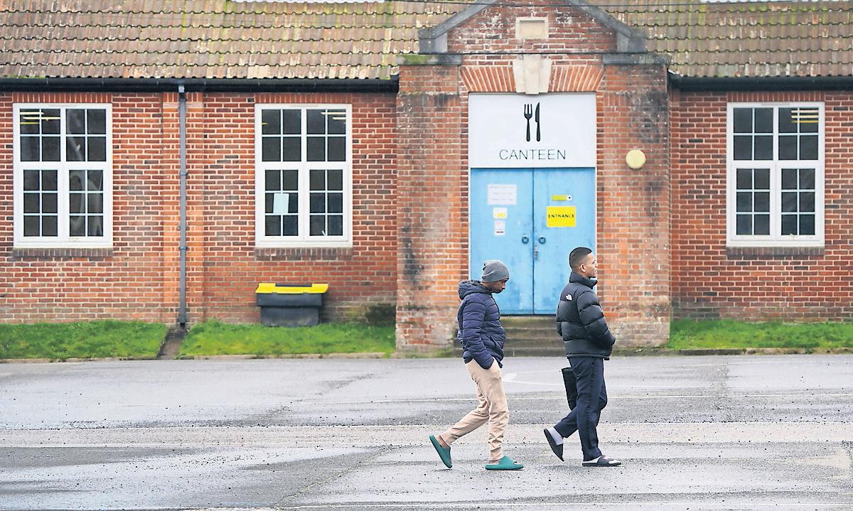 Barracks Used by Home Office to House Asylum Seekers to be Given Back to MOD