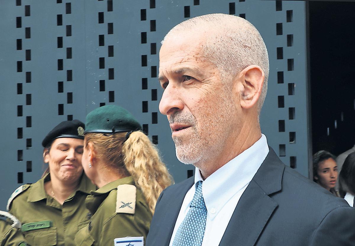 Security service PM fights order halting his move to fire Shin Bet chief