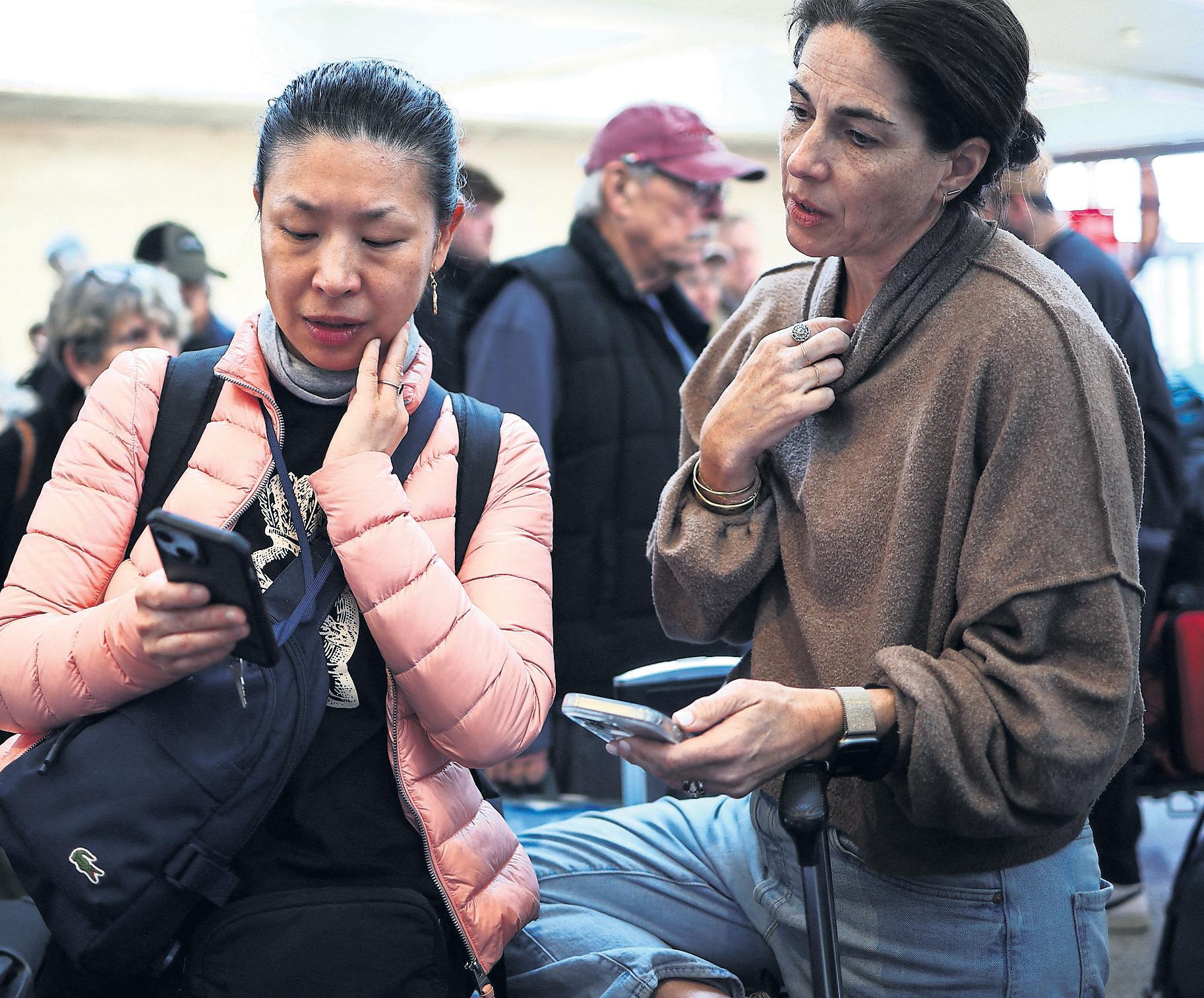 Chaos and anger as fire shuts Heathrow airport