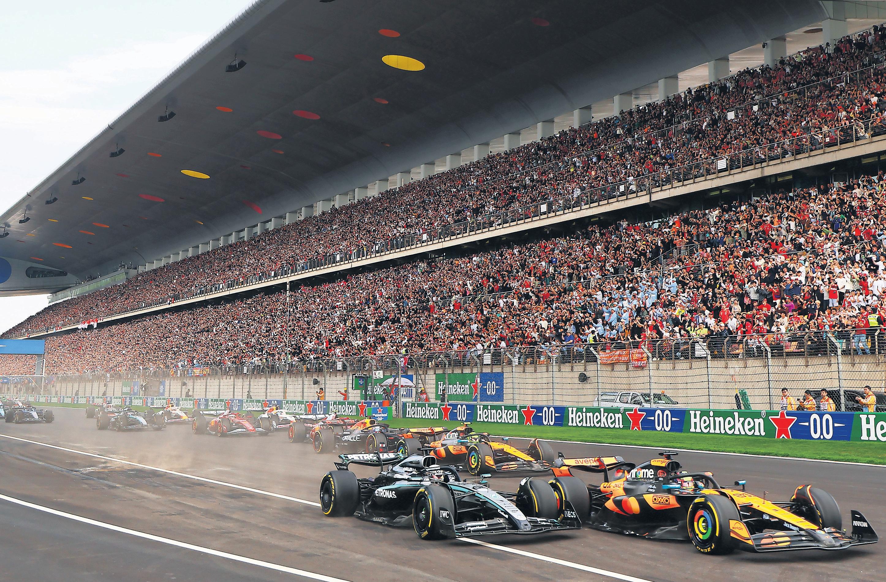 Piastri keeps up McLaren's flying restart as Hamilton sees red again