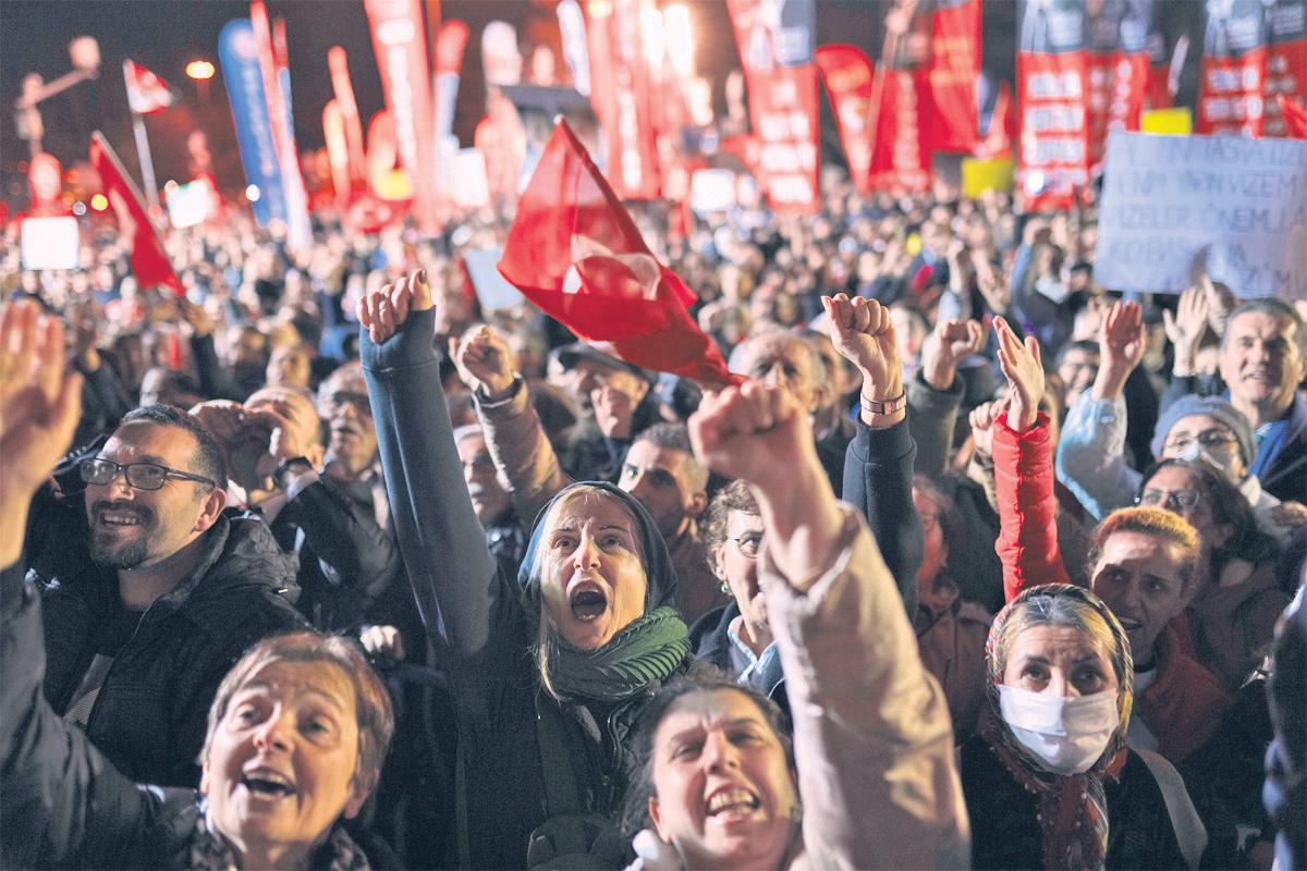 It's disinformation' Turkish state TV avoids coverage of street protests