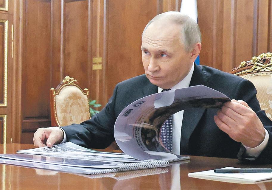 Ukraine Putin touts UN-led government as sides accuse each other of breaching truce