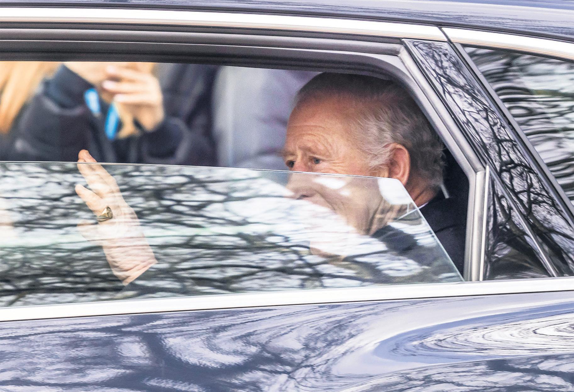 King makes first public appearance since return to hospital