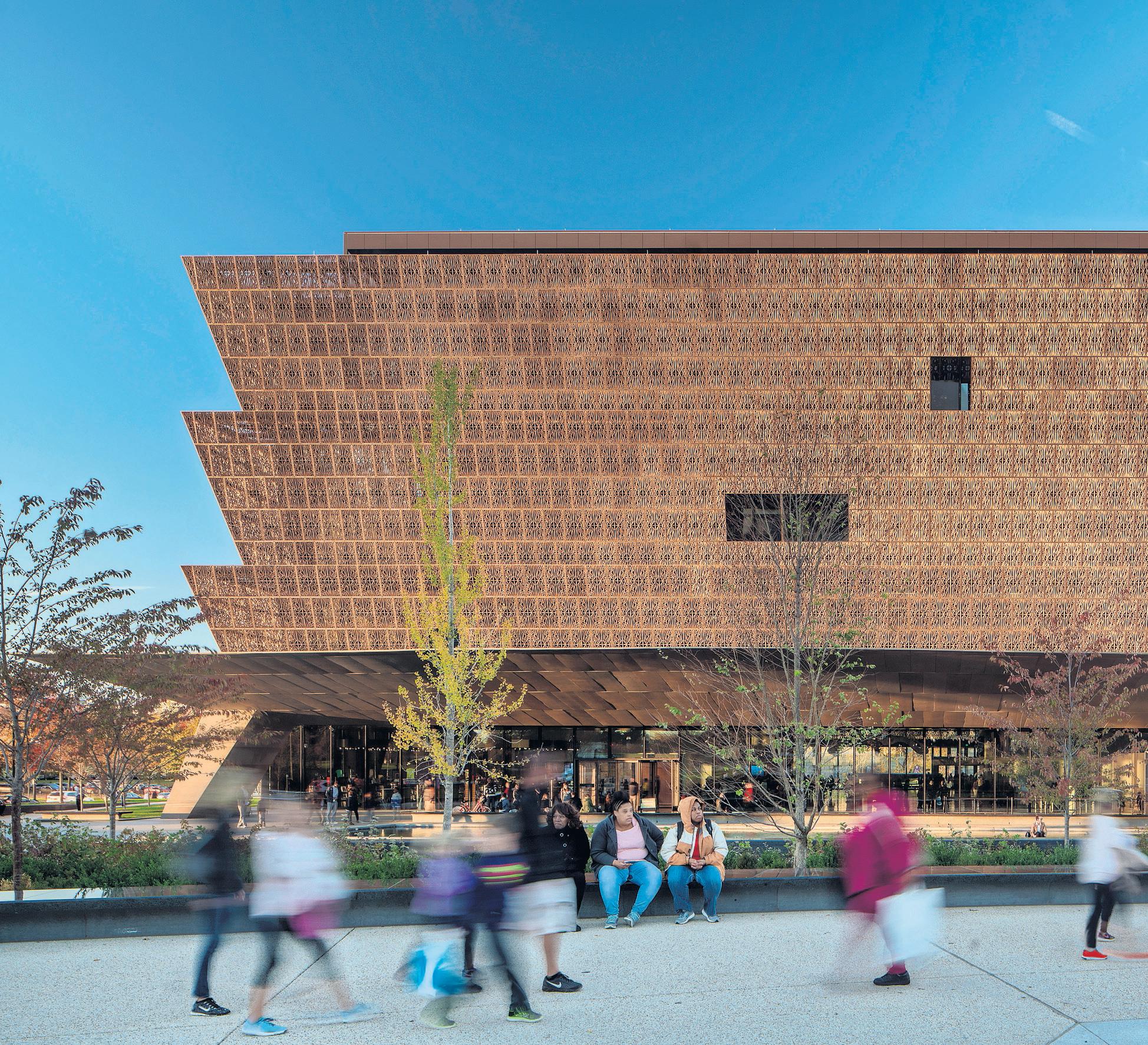 'It's a five-alarm fire' Crisis at Smithsonian as president goes on attack