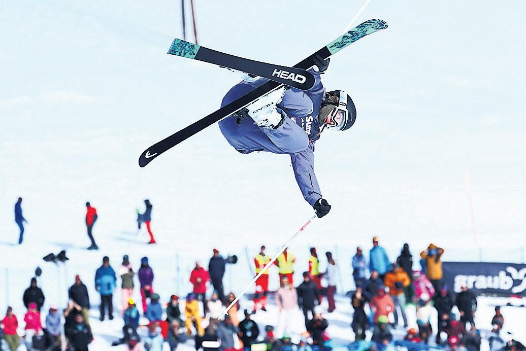 Atkin makes it golden year with halfpipe world title while skaters take bronze