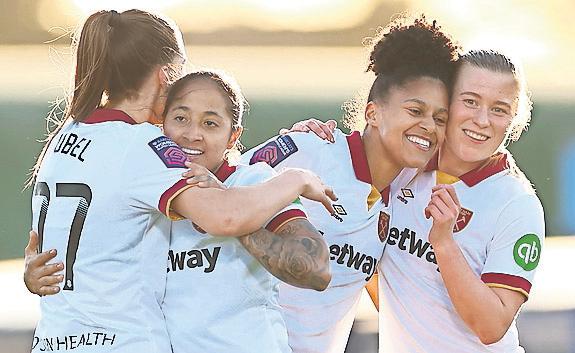 WSL roundup West Ham's Martinez stuns Chelsea late on