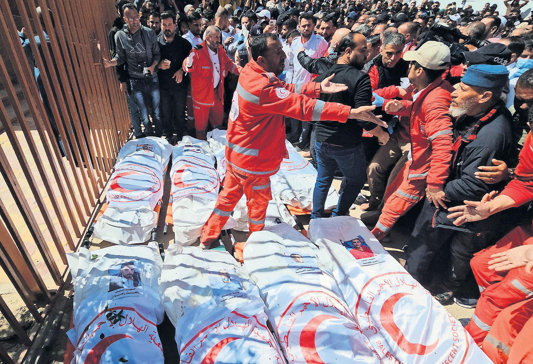 Rescuers killed by IDF 'had hands tied'