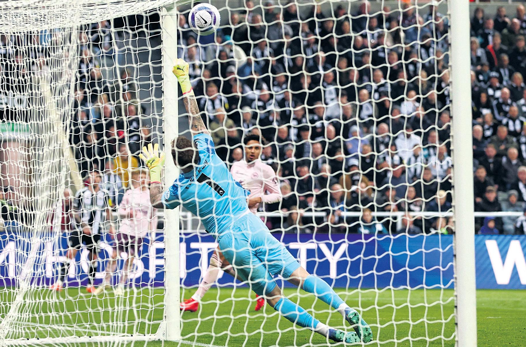 Tonali on target from touchline to keep Newcastle party going